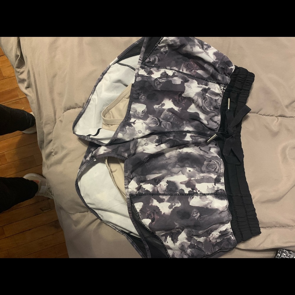 Lululemon hotty hot shorts